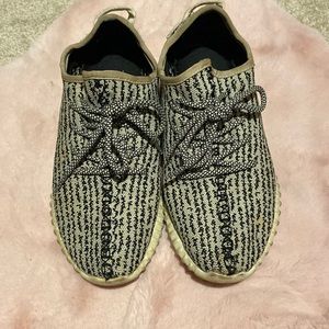 Adidas YZY Boost size 10